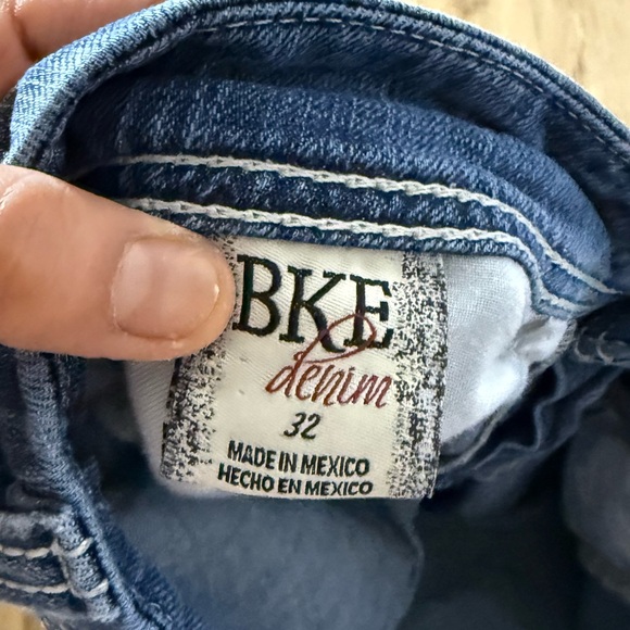 BKE Harper Stretch Cropped Jean 32 - Picture 6 of 7